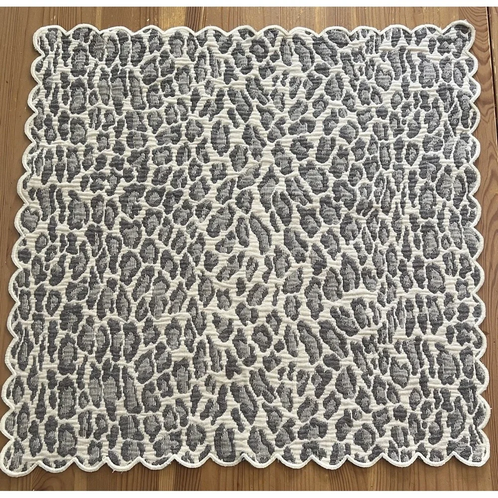 Reversible Gray Ivory Leopard Animal Print Table Topper Mat Scallop 20